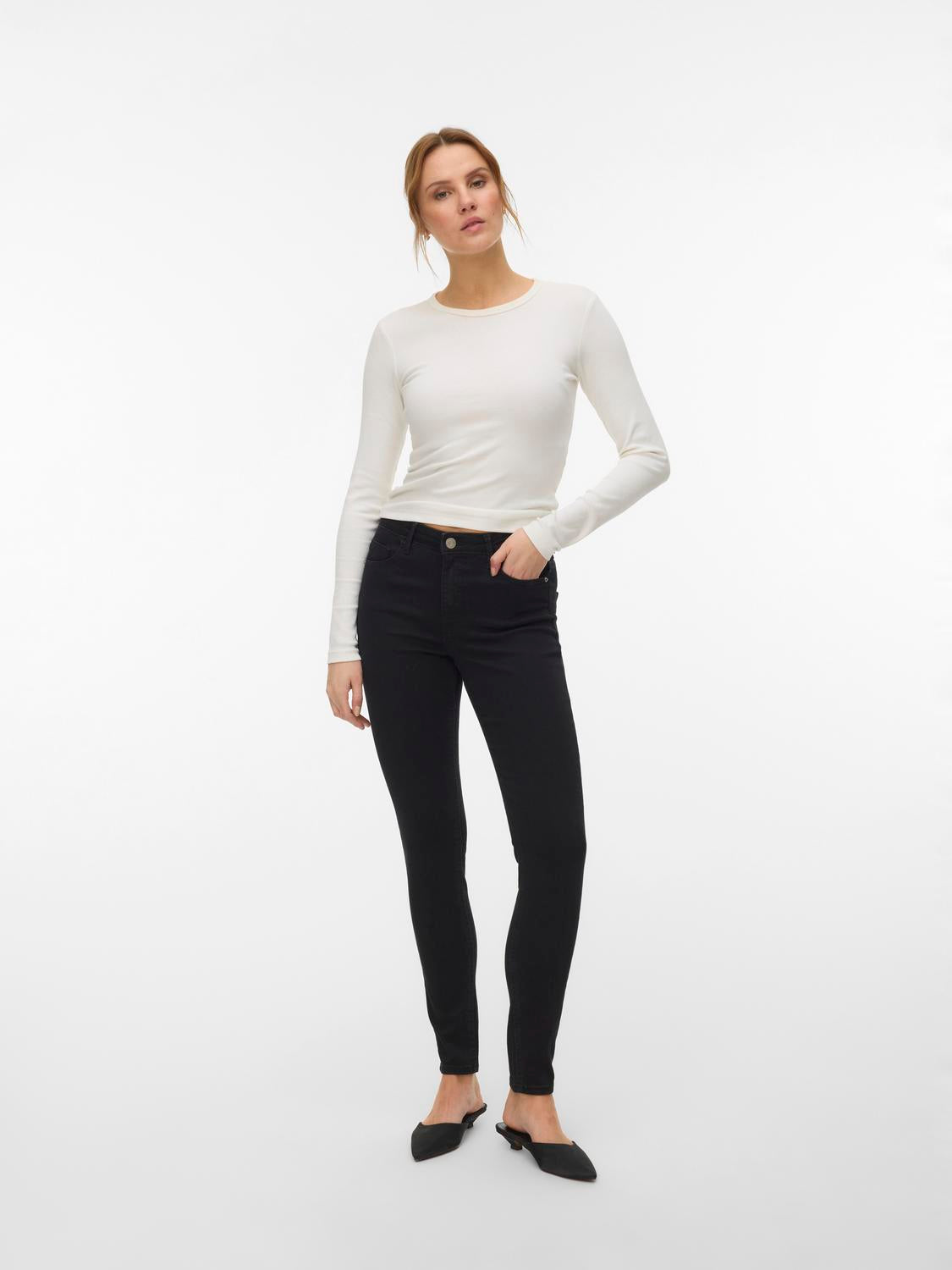 model_shot-front